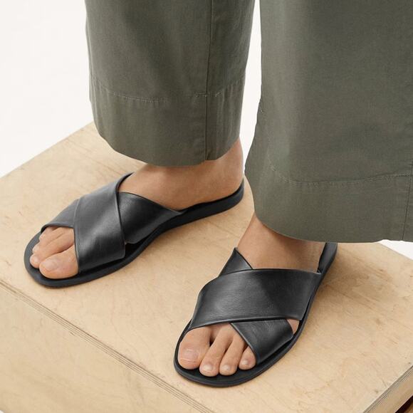 Everlane Day Crossover Sandal Black Leather Flat Slide Size 7 New Comfortable - Picture 4 of 7